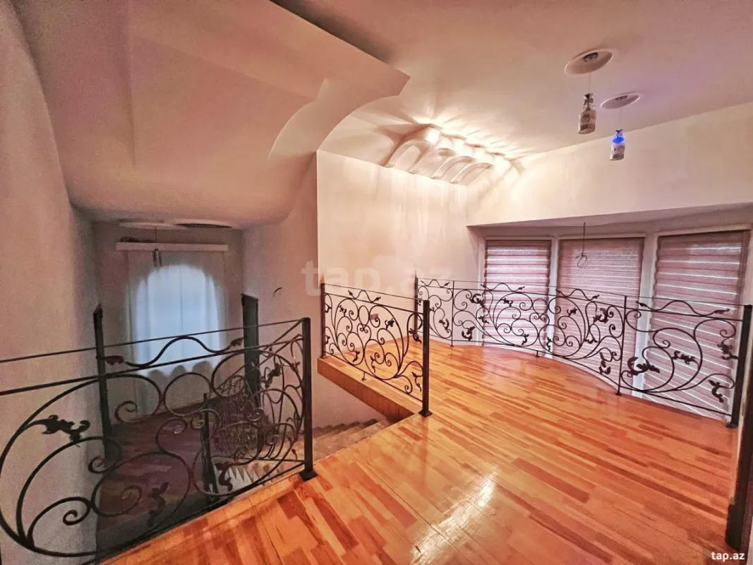 Satılır 5 otaqlı həyət evi