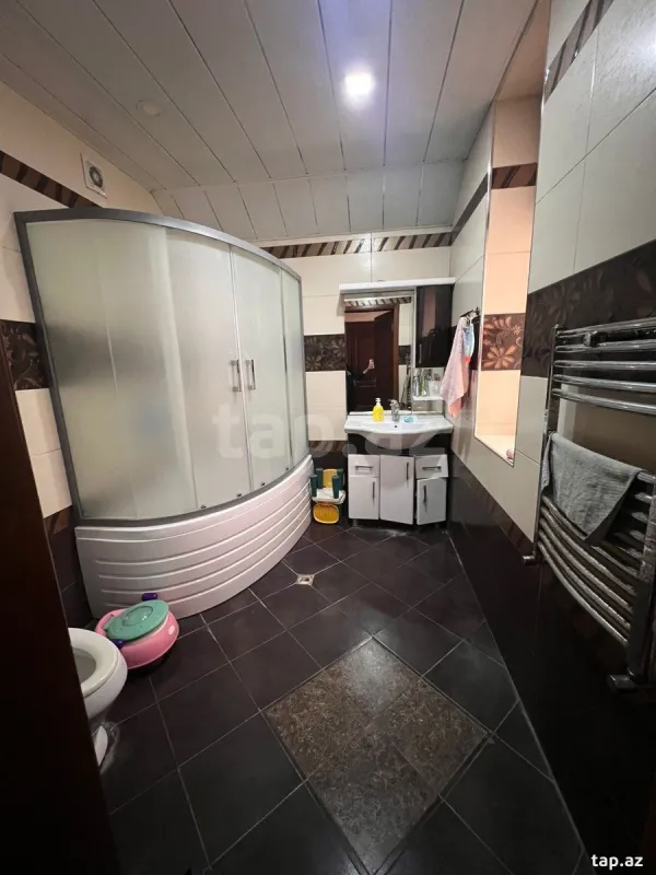 Satılır 5 otaqlı həyət evi