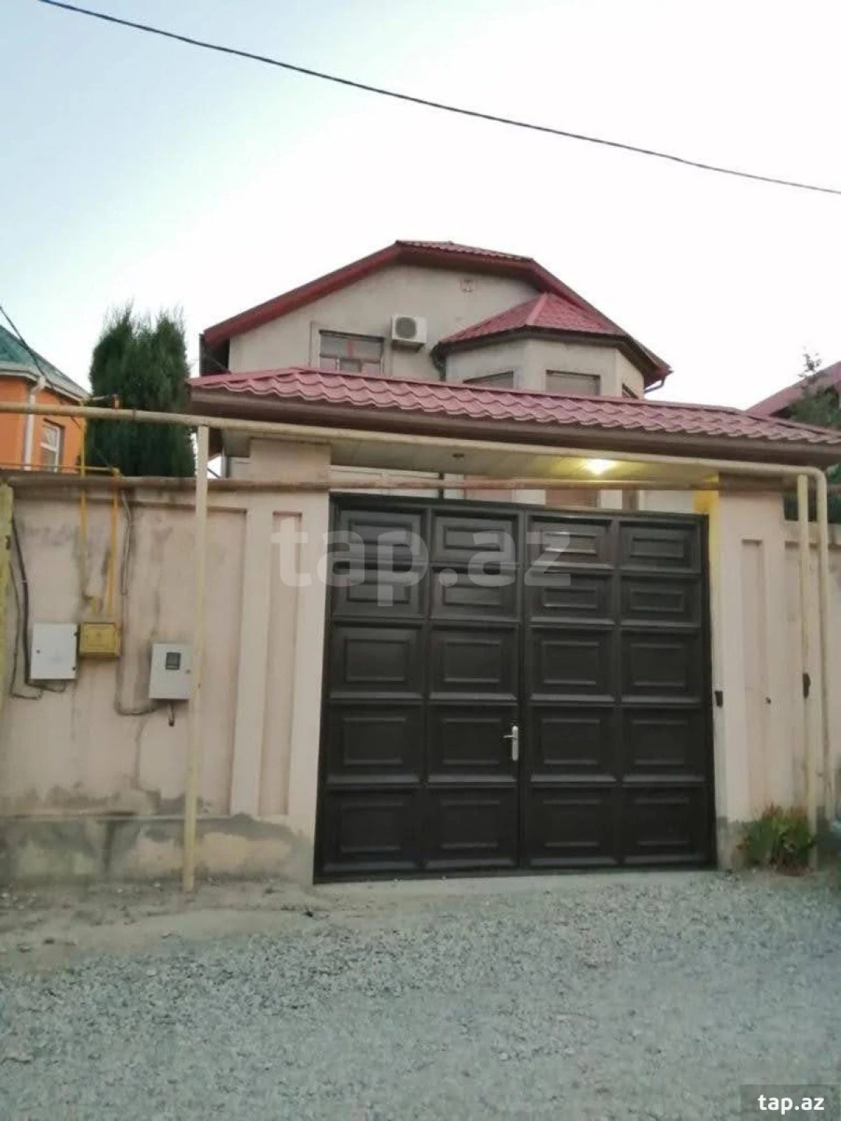 Satılır 5 otaqlı həyət evi