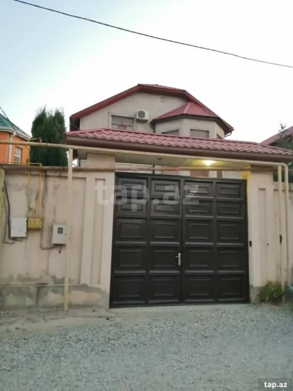 Satılır 5 otaqlı həyət evi