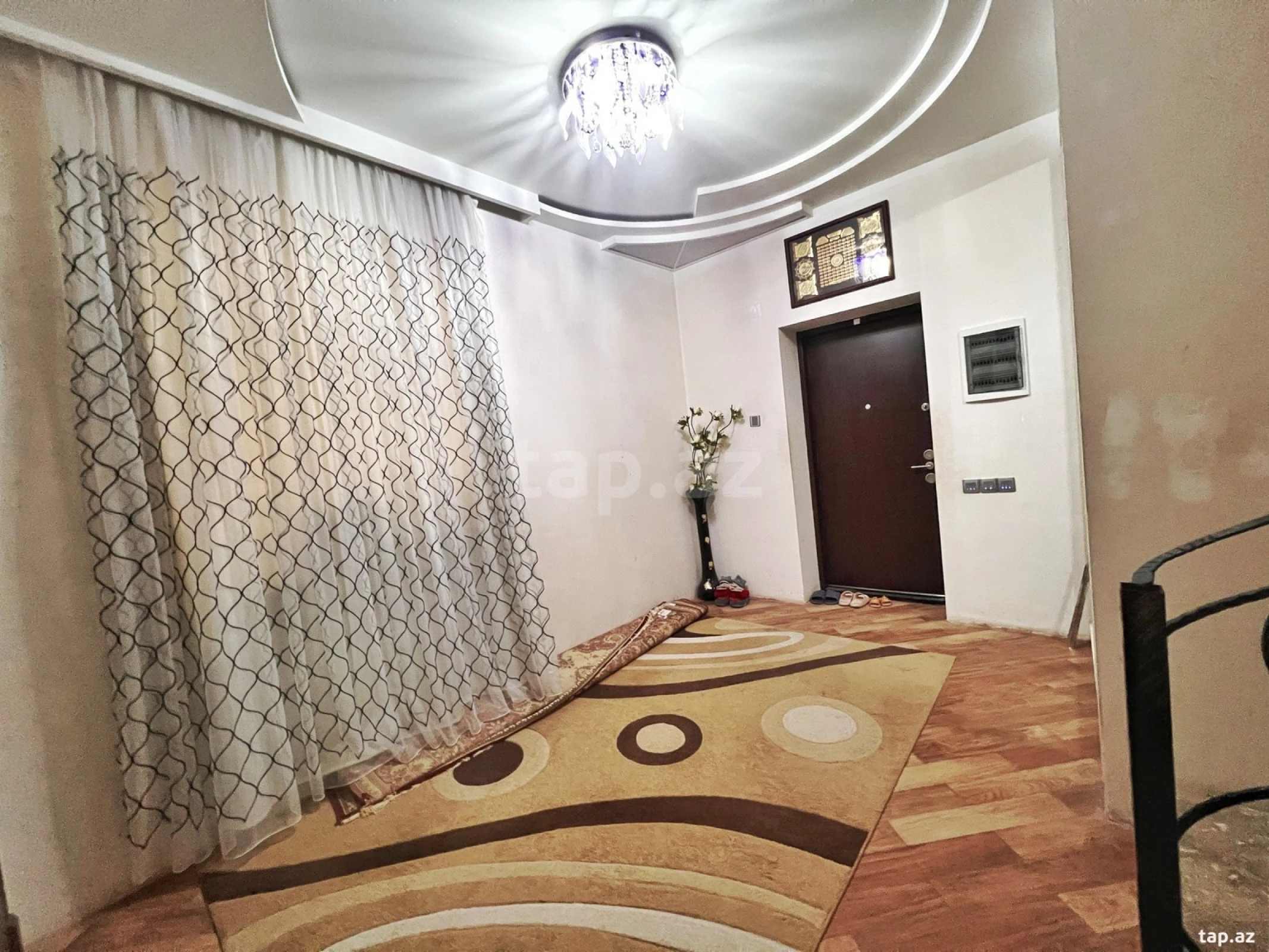 Satılır 5 otaqlı həyət evi