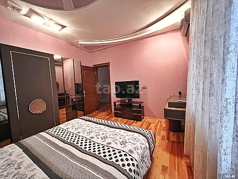 Satılır 5 otaqlı həyət evi