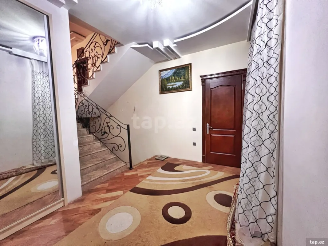 Satılır 5 otaqlı həyət evi