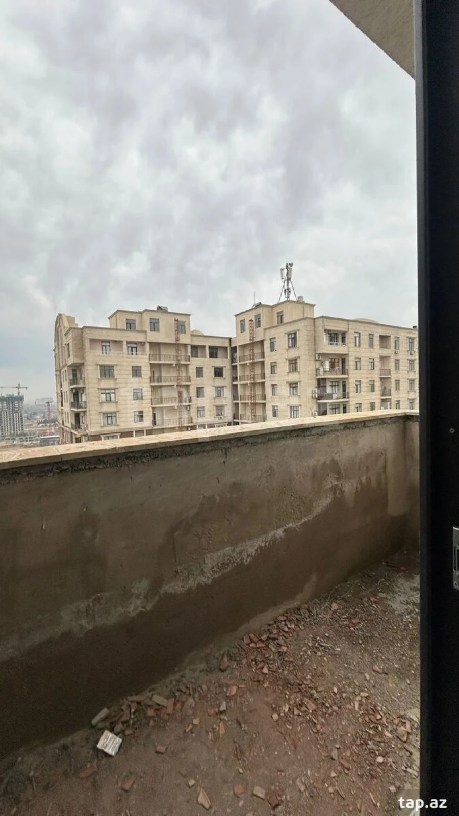 Satılır 2 otaqlı yeni tikili 83 m²