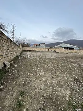 Satılır torpaq sahəsi — Şəki