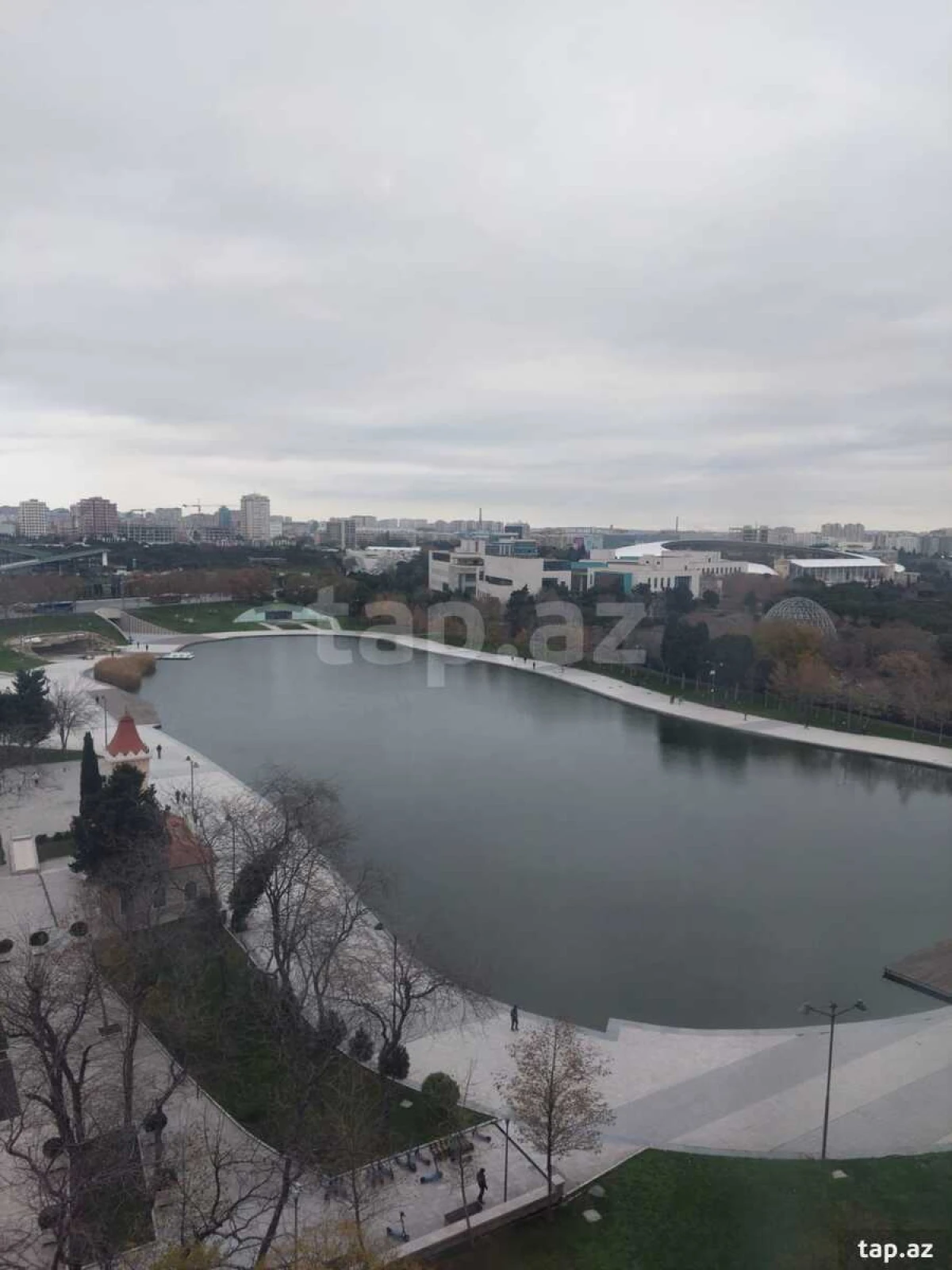 Kirayə verilir 3 otaqlı yeni tikili 160 m²