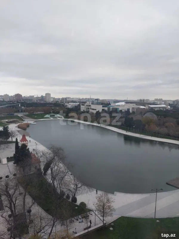 Kirayə verilir 3 otaqlı yeni tikili 160 m²