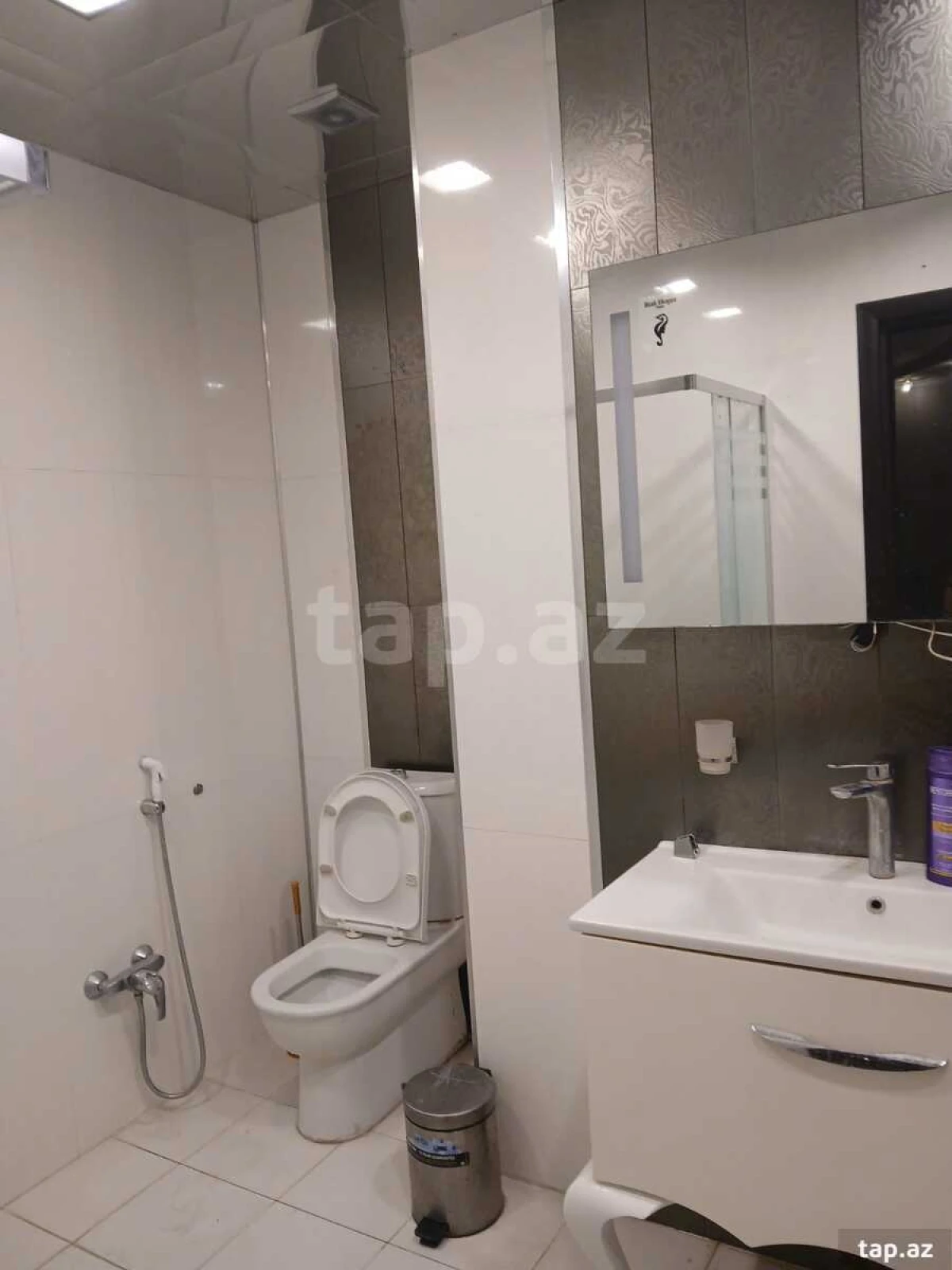 Kirayə verilir 3 otaqlı yeni tikili 160 m²