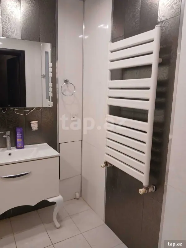 Kirayə verilir 3 otaqlı yeni tikili 160 m²