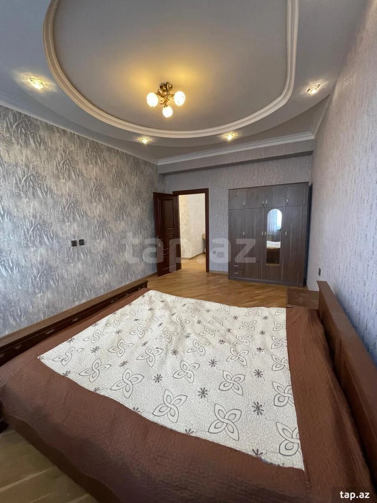 Satılır 3 otaqlı yeni tikili 150 m²