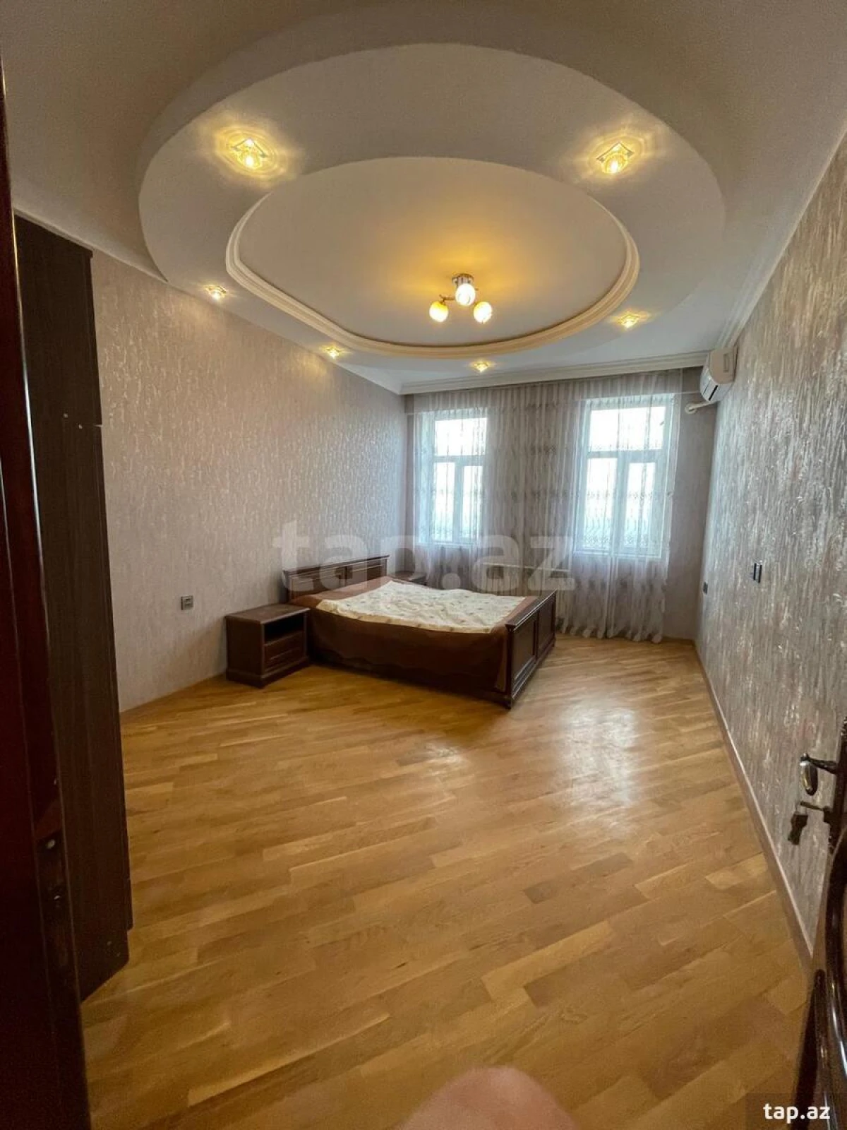 Satılır 3 otaqlı yeni tikili 150 m²