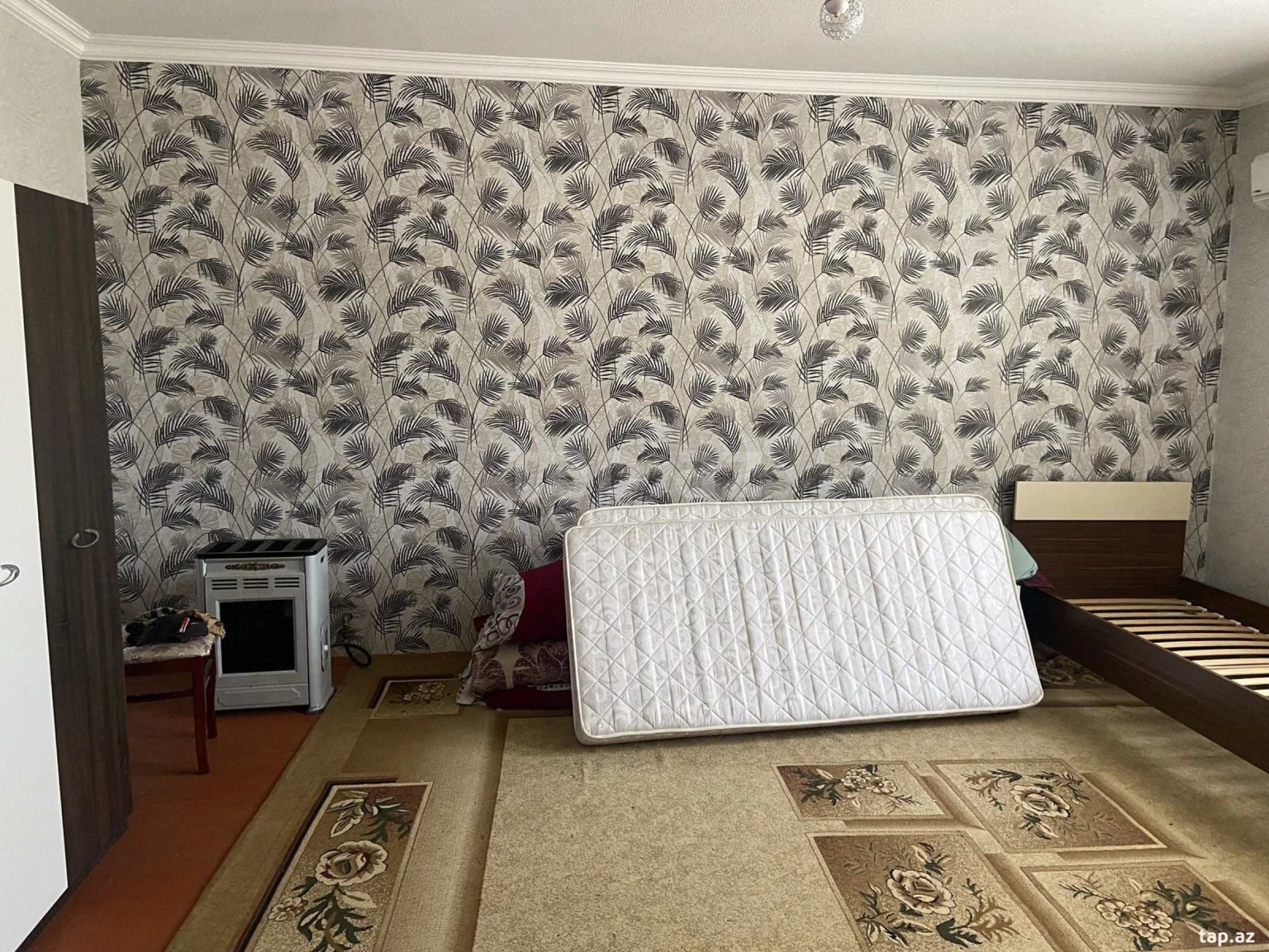 Satılır 4 otaqlı həyət evi