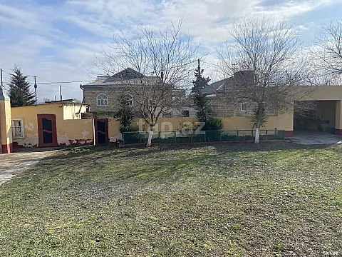 Satılır 4 otaqlı həyət evi