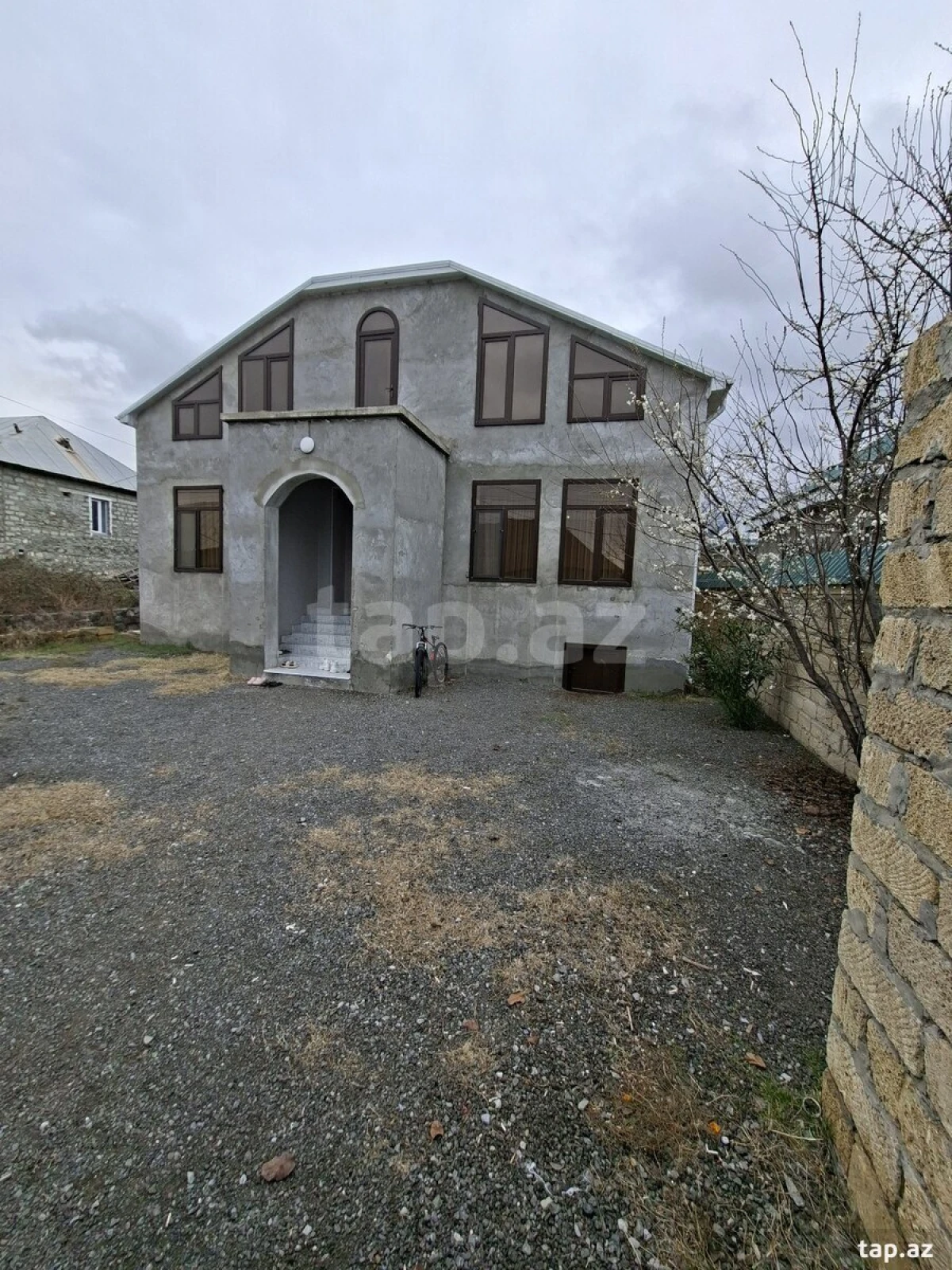 Satılır 3 otaqlı həyət evi