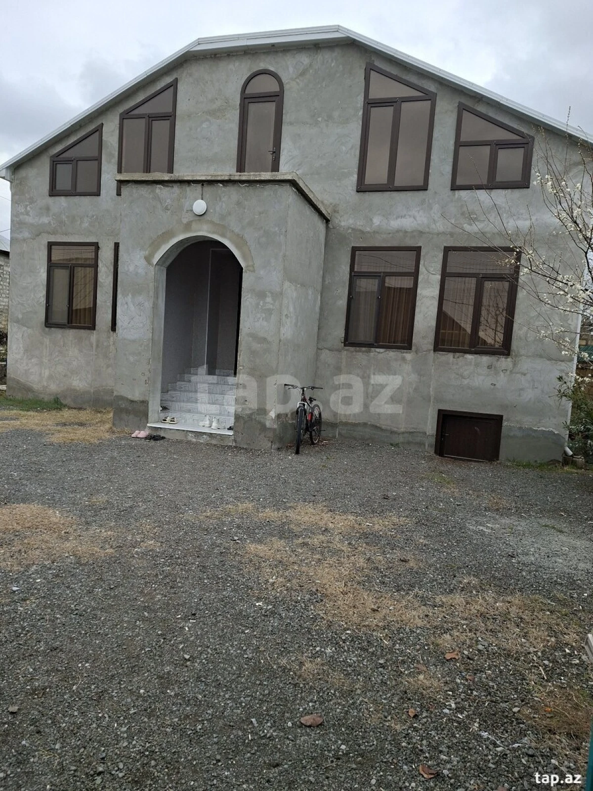 Satılır 3 otaqlı həyət evi