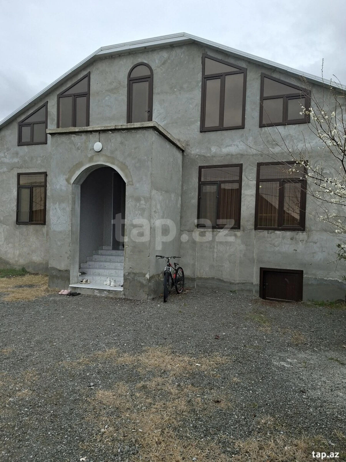 Satılır 3 otaqlı həyət evi