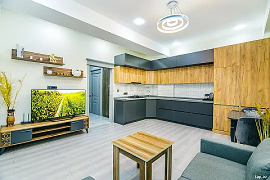 Kirayə verilir 2 otaqlı yeni tikili 64 m²