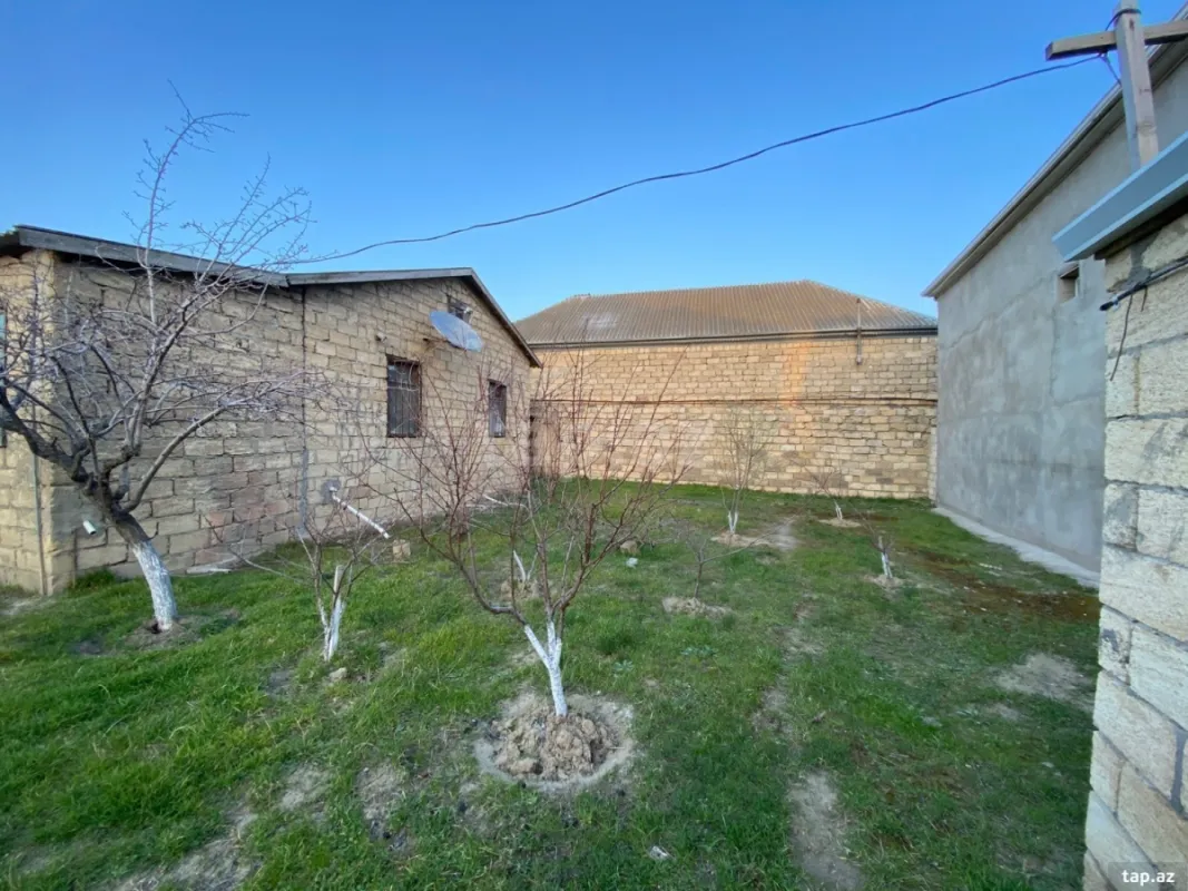 Satılır 3 otaqlı həyət evi