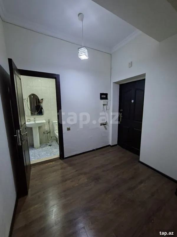 Kirayə verilir 2 otaqlı yeni tikili 80 m²