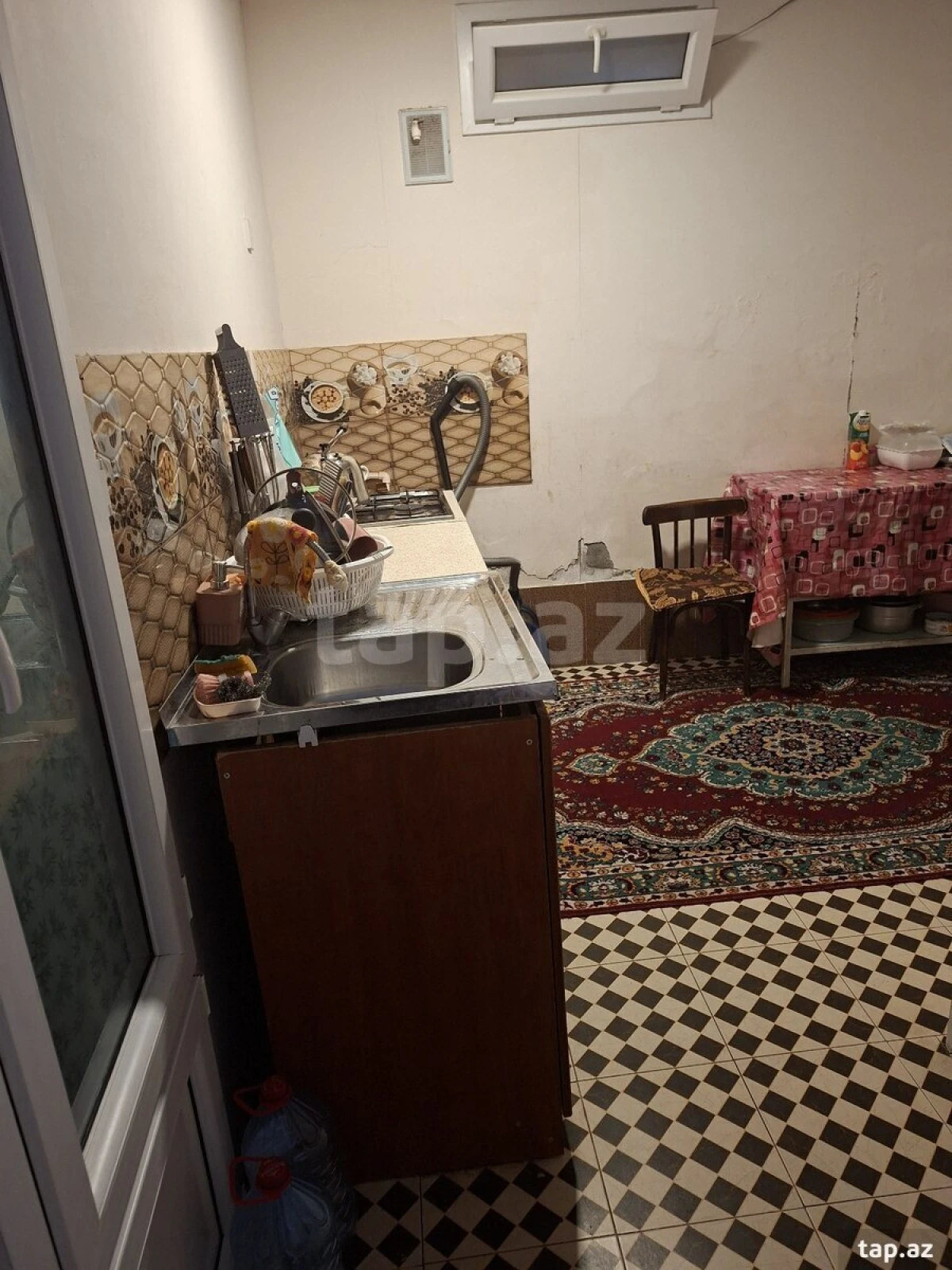 Satılır 6 otaqlı həyət evi