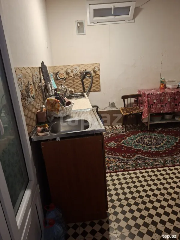 Satılır 6 otaqlı həyət evi