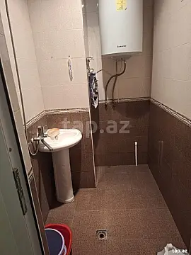 Satılır 6 otaqlı həyət evi