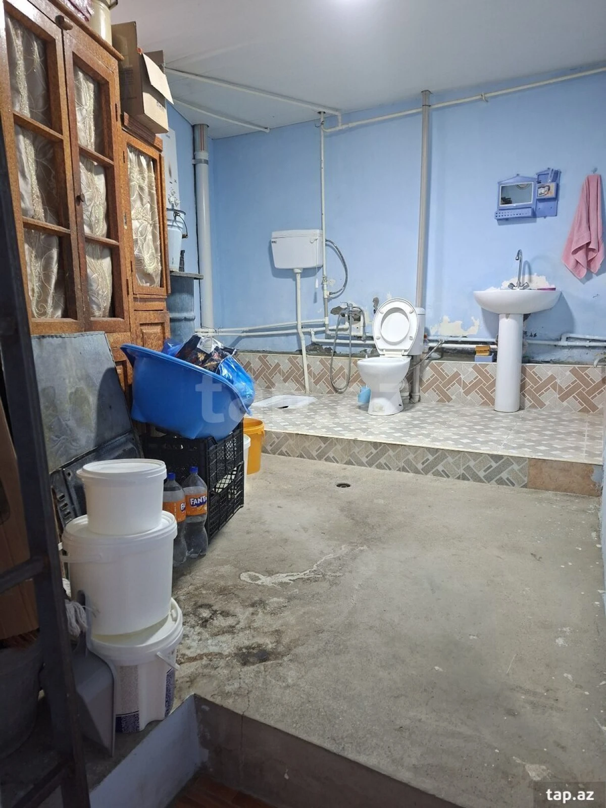 Satılır 6 otaqlı həyət evi