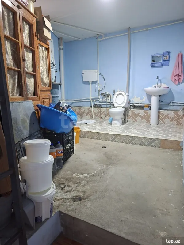 Satılır 6 otaqlı həyət evi