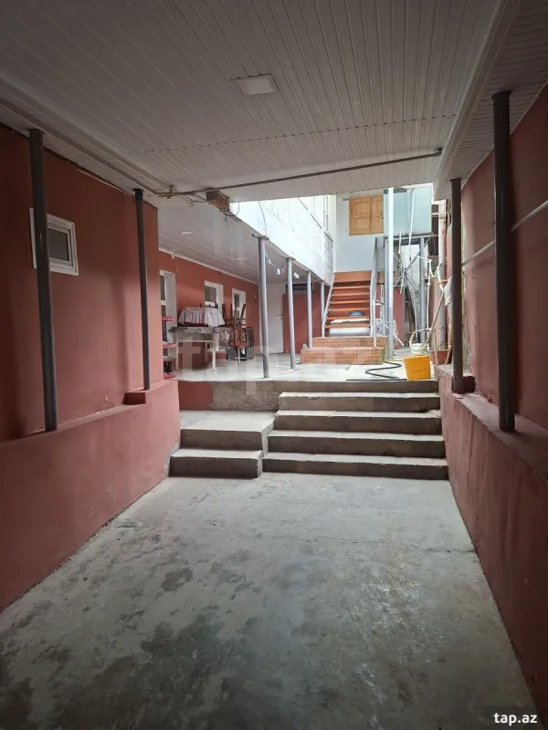 Satılır 6 otaqlı həyət evi