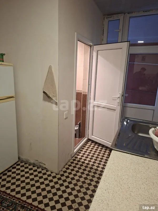 Satılır 6 otaqlı həyət evi