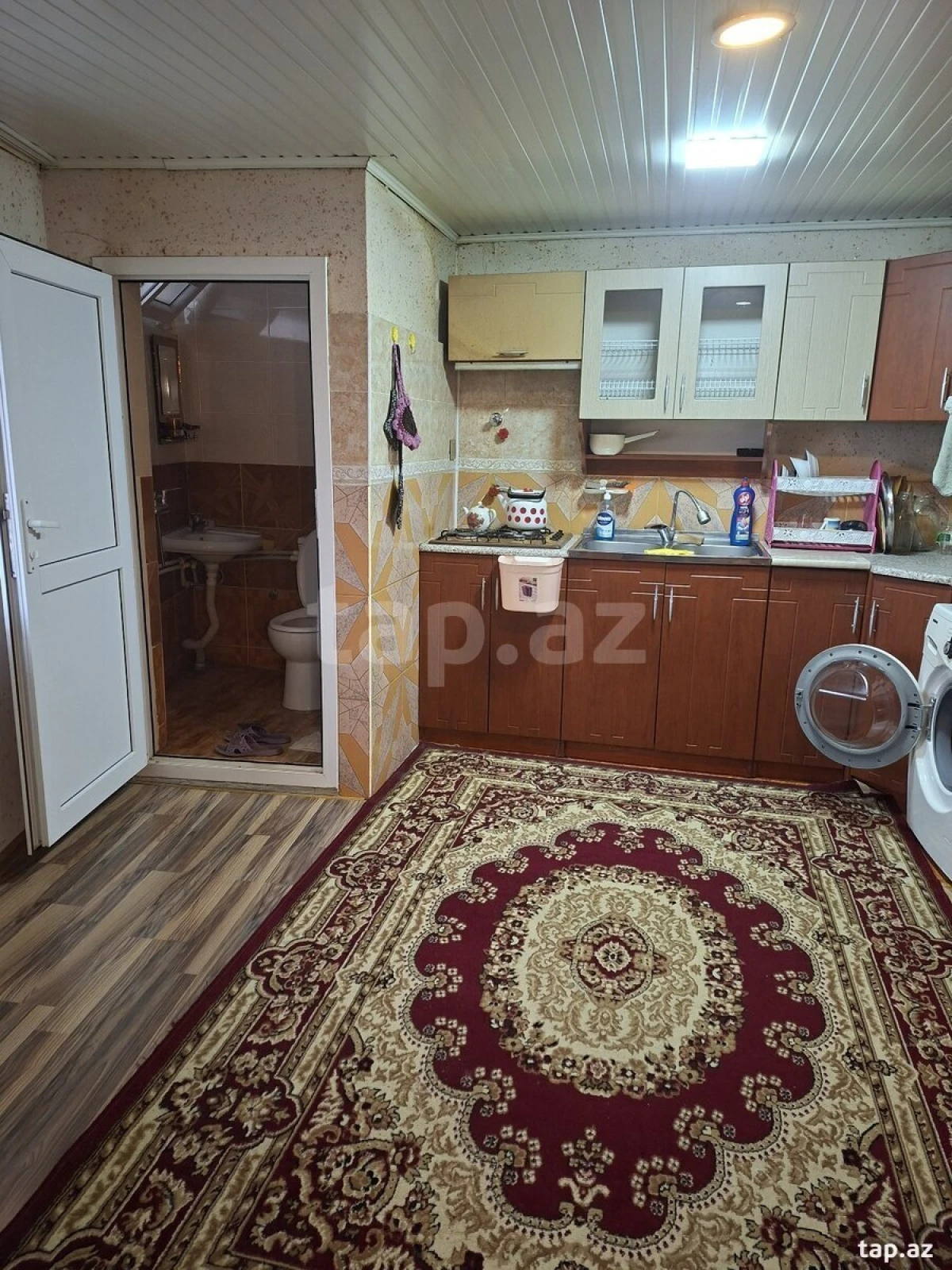 Satılır 6 otaqlı həyət evi