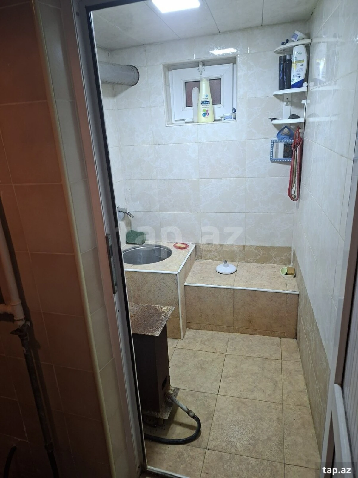 Satılır 6 otaqlı həyət evi