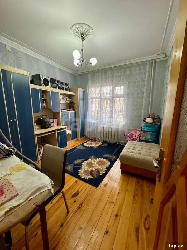 Satılır 4 otaqlı mənzil 118 m²