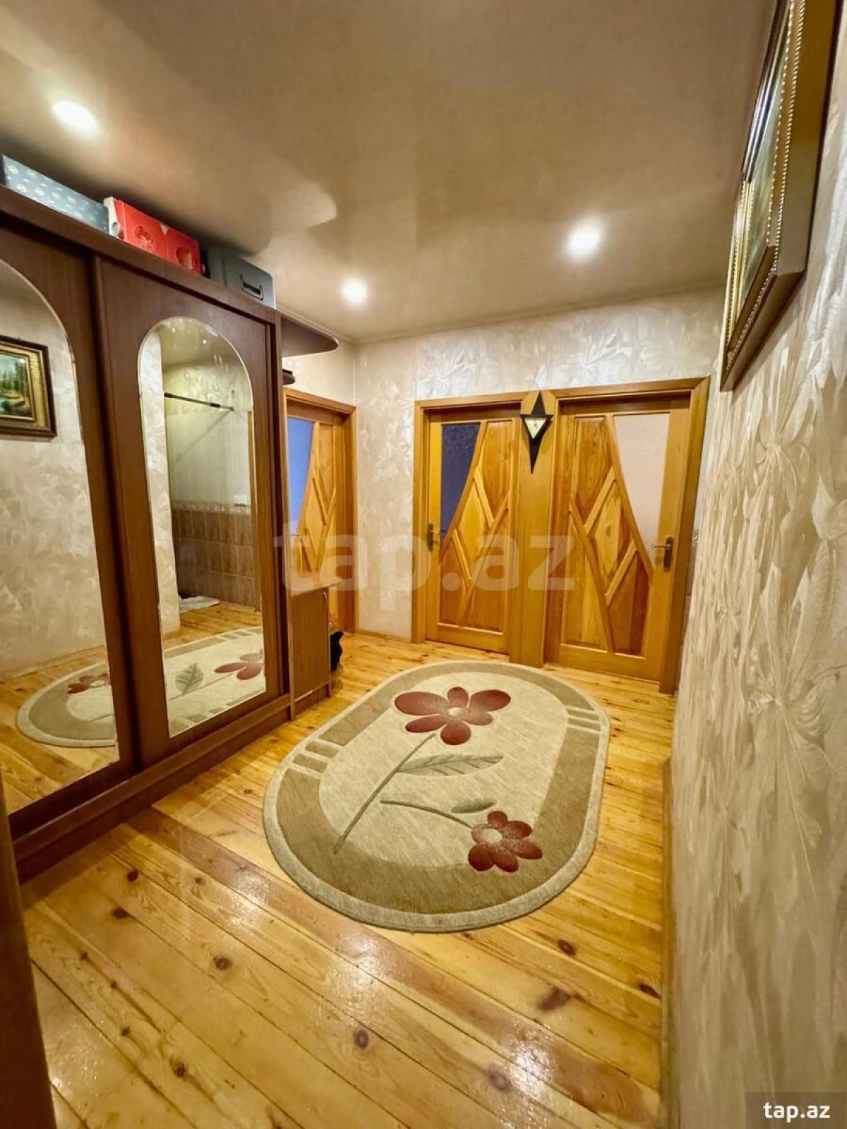 Satılır 4 otaqlı mənzil 118 m²