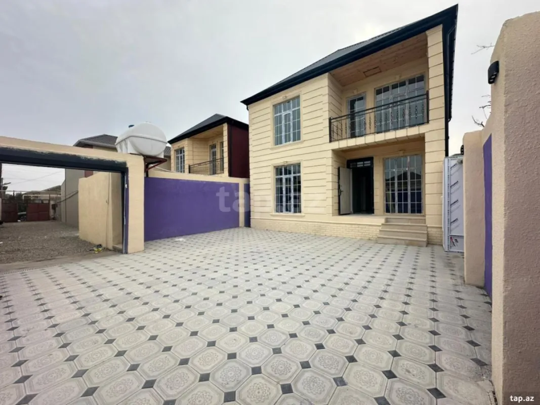 Satılır 4 otaqlı həyət evi