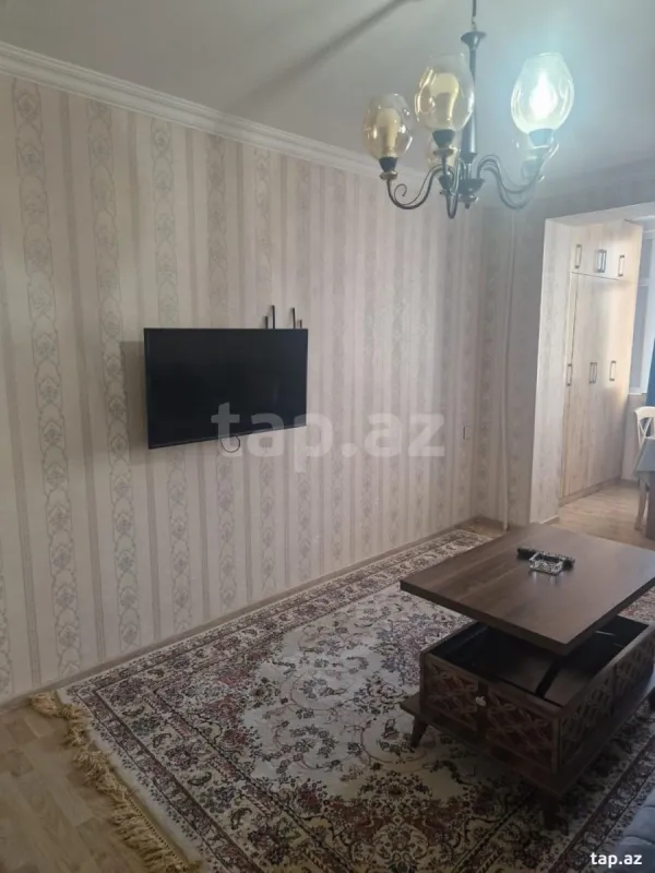 Kirayə verilir 2 otaqlı mənzil 60 m²