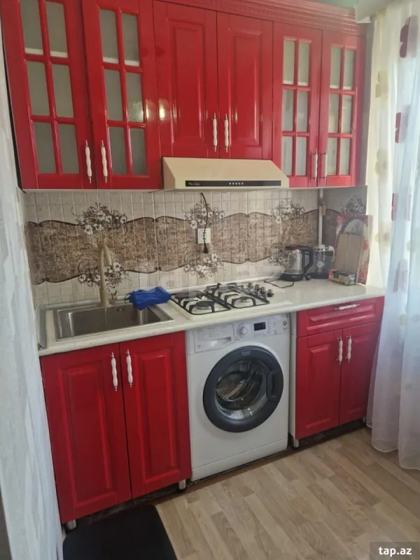 Kirayə verilir 2 otaqlı mənzil 60 m²