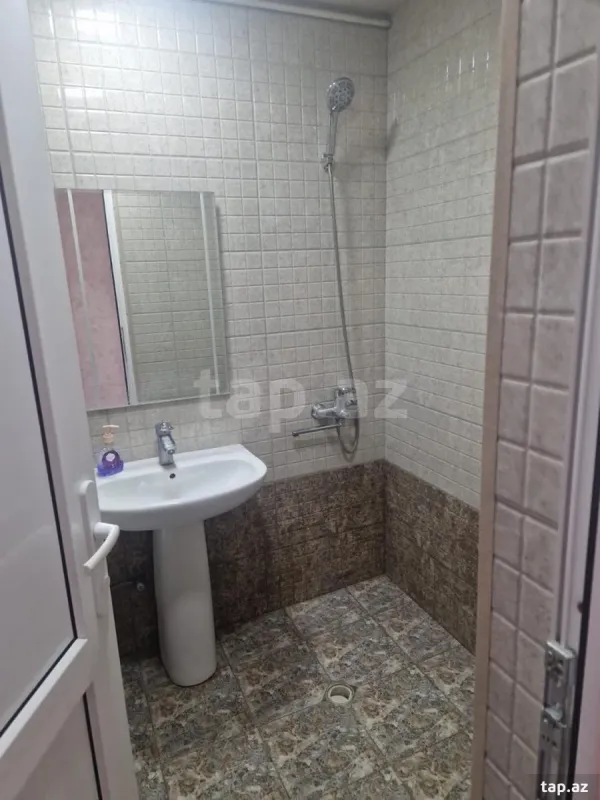 Kirayə verilir 2 otaqlı mənzil 60 m²