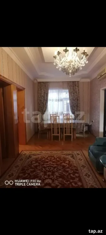 Satılır 6 otaqlı həyət evi