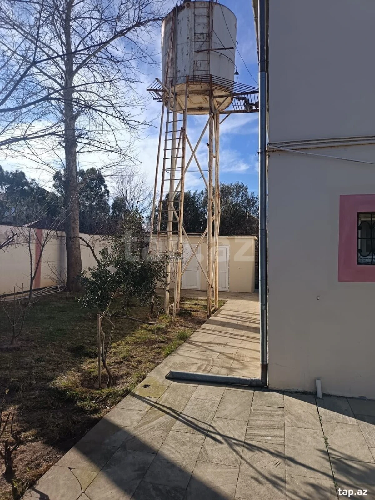 Satılır 5 otaqlı həyət evi