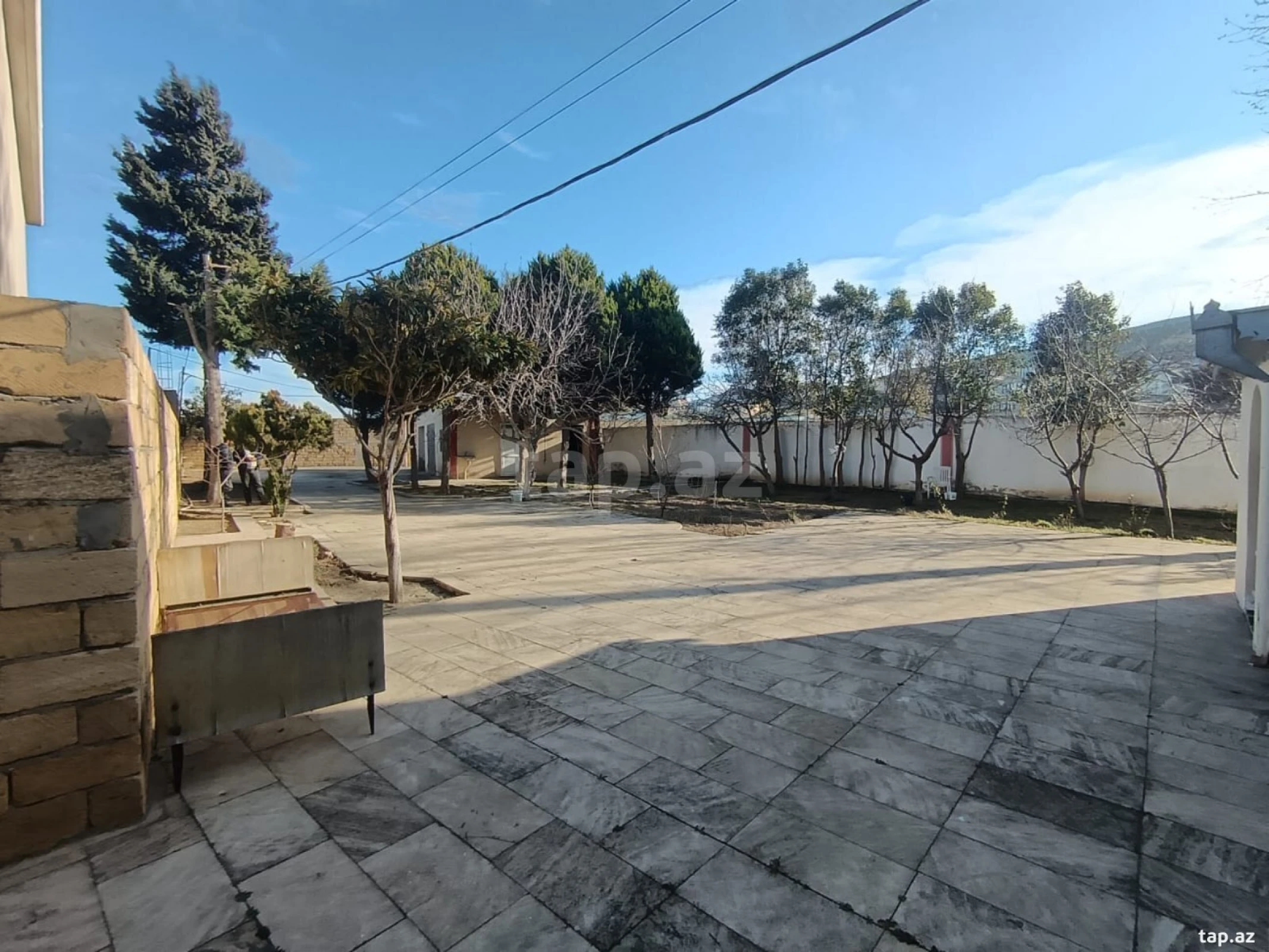 Satılır 5 otaqlı həyət evi