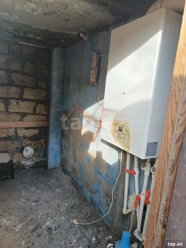 Satılır 5 otaqlı həyət evi