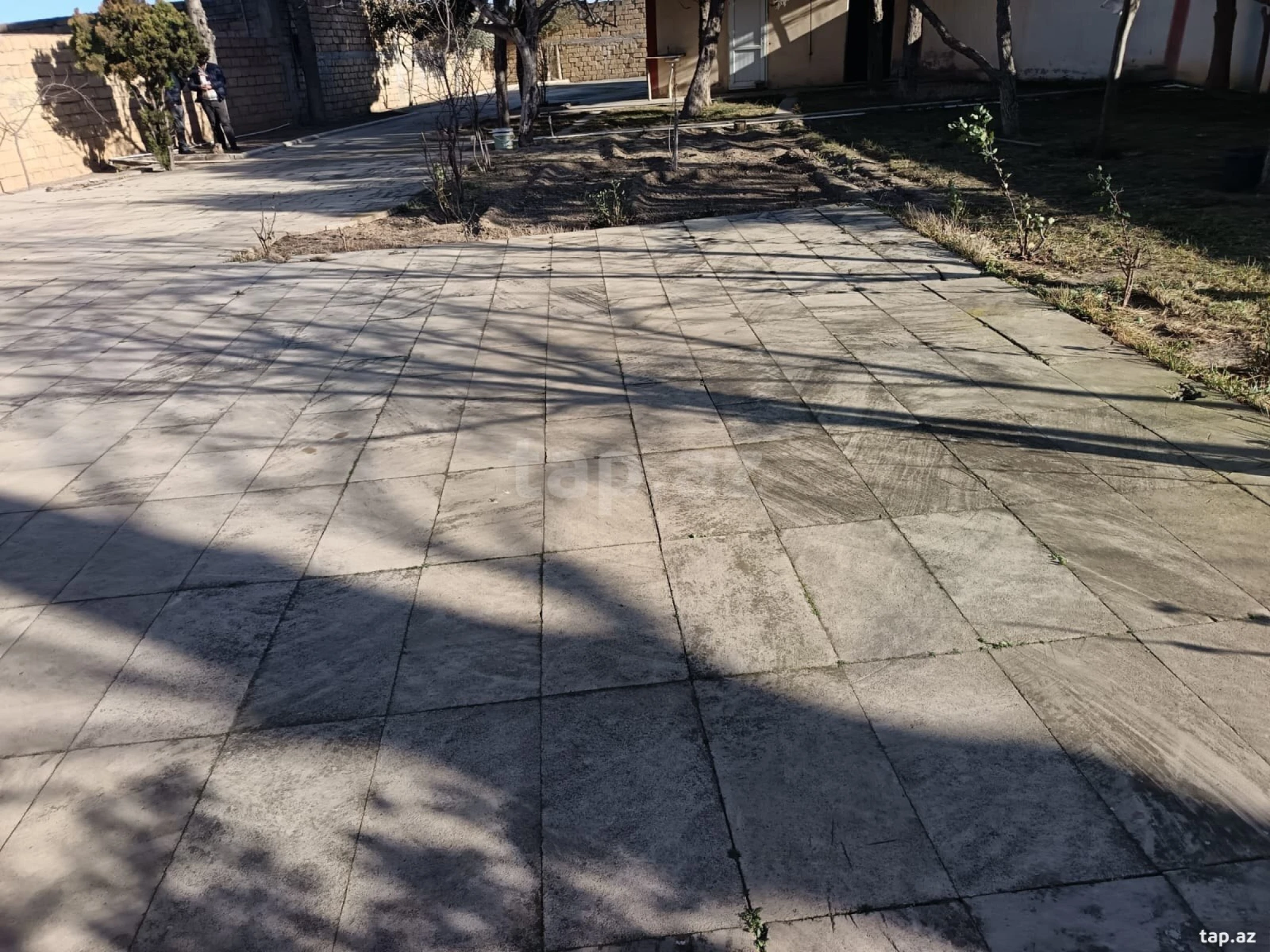 Satılır 5 otaqlı həyət evi