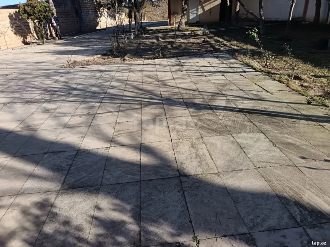 Satılır 5 otaqlı həyət evi