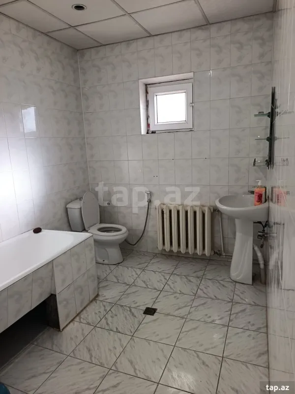 Satılır 5 otaqlı həyət evi