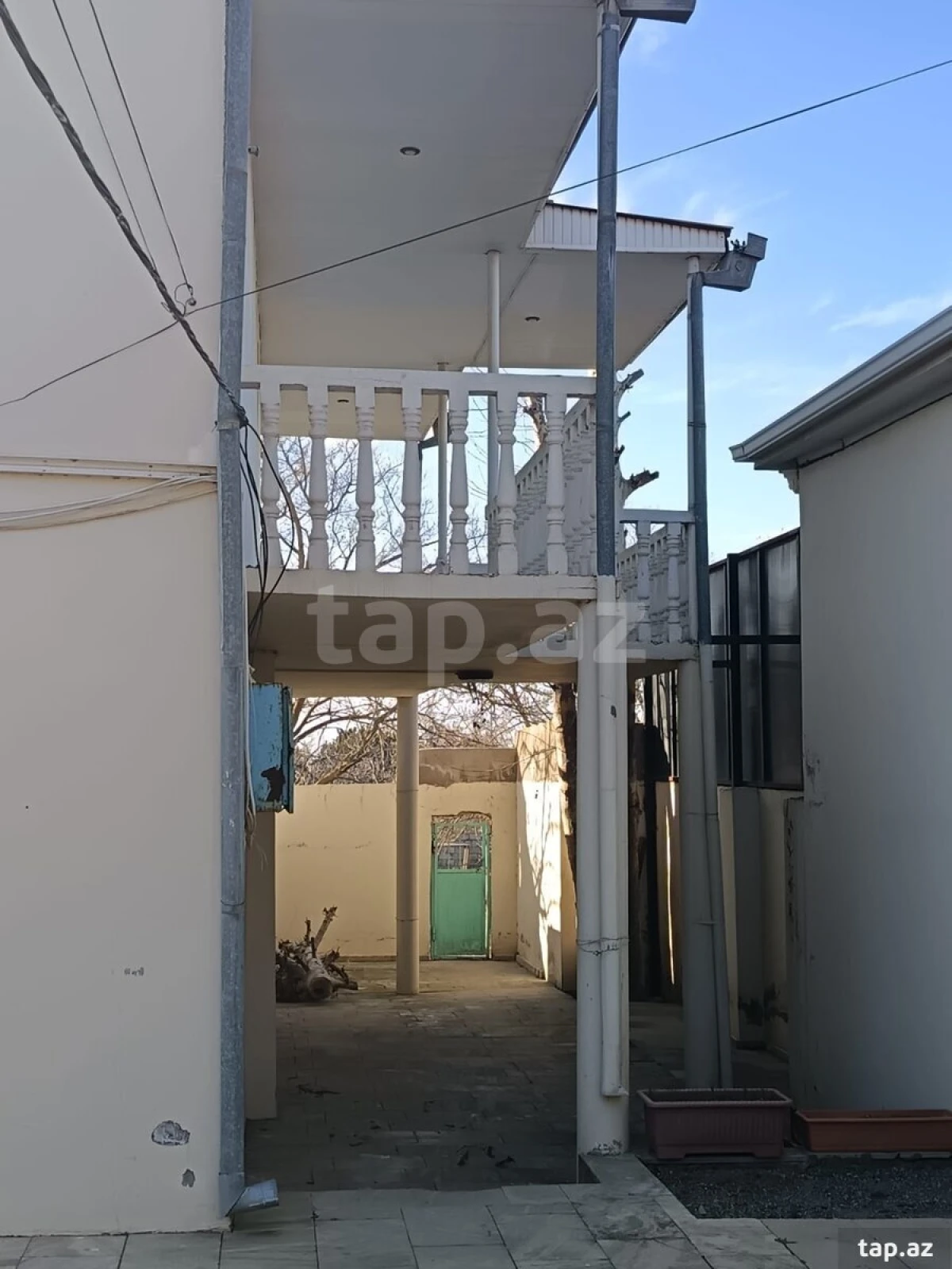 Satılır 5 otaqlı həyət evi