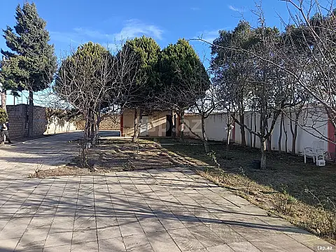 Satılır 5 otaqlı həyət evi