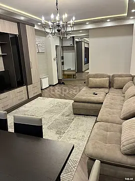 Kirayə verilir 3 otaqlı yeni tikili 150 m²