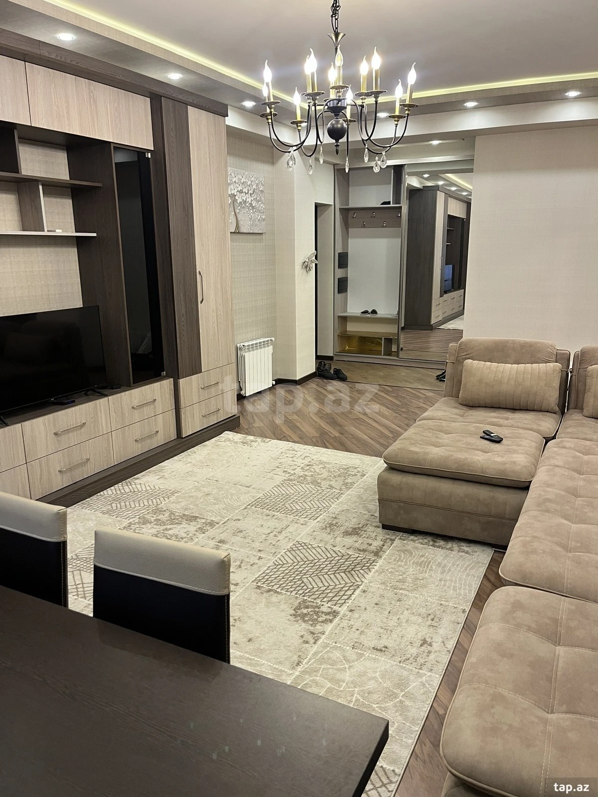 Kirayə verilir 3 otaqlı yeni tikili 150 m²