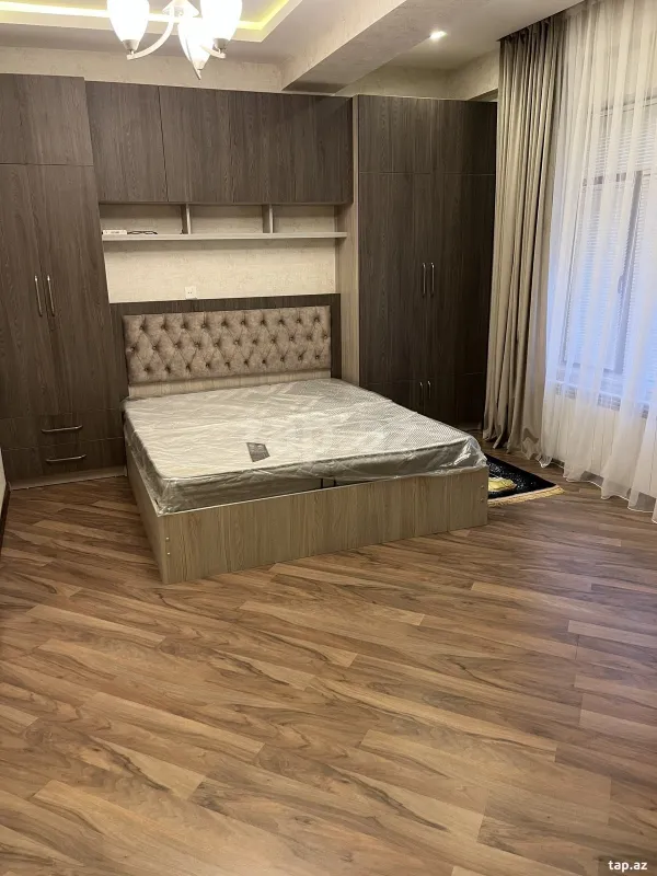 Kirayə verilir 3 otaqlı yeni tikili 150 m²